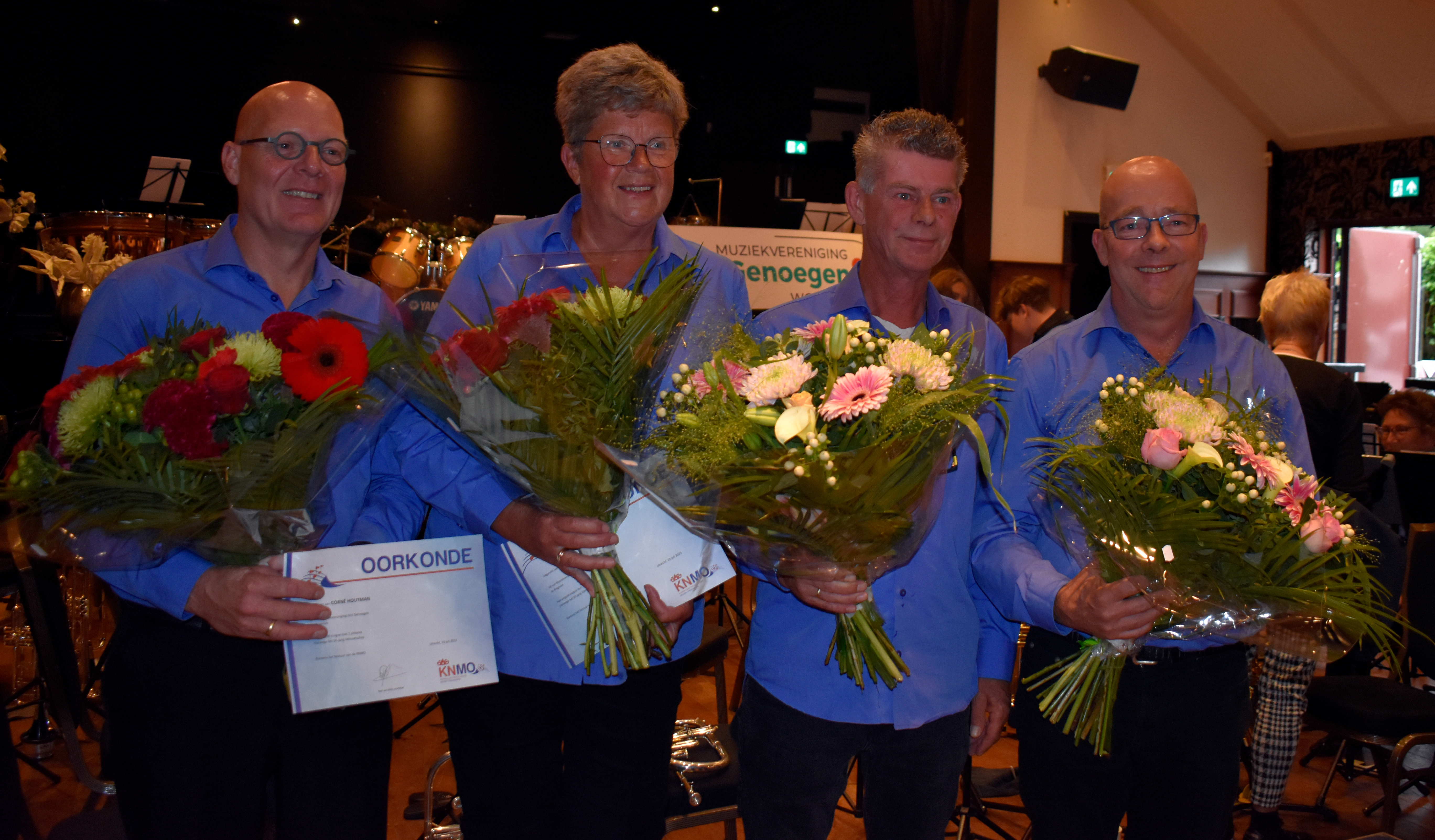 Jubilarissen in het zonnetje gezet tijdens zomeravondconcert